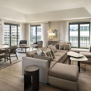 Luxury Suite 1 Bedroom Suite 1 King